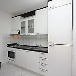 With Parking Space Palit, Rab - 4971 公寓 *