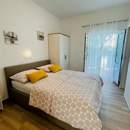 With Parking Space Palit, Rab - 4971 Palit