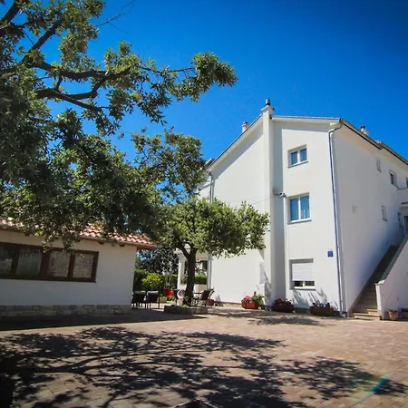 With Parking Space Palit, Rab - 4971 公寓 *