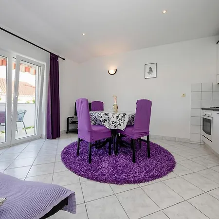 With Parking Space Palit, Rab - 4971 公寓