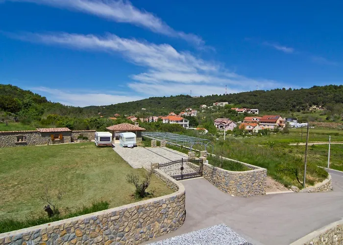 With Parking Space Palit, Rab - 4971 דירה *