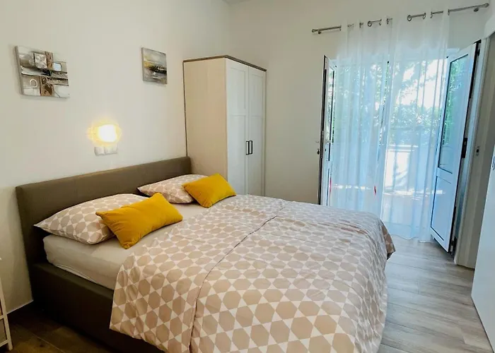 With Parking Space Palit, Rab - 4971 Palit