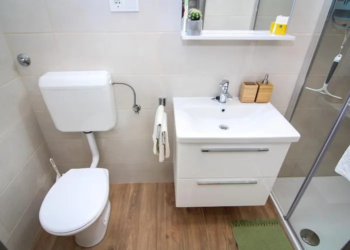 דירה With Parking Space Palit, Rab - 4971 *