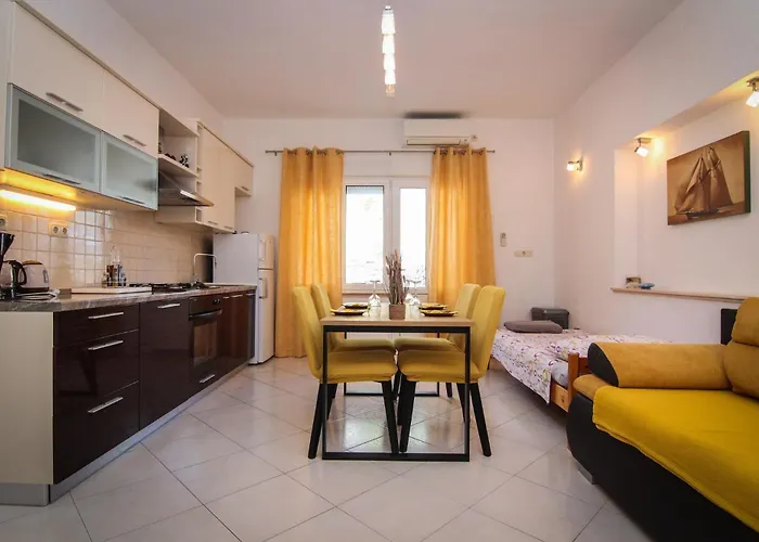 With Parking Space Palit, Rab - 4971 דירה