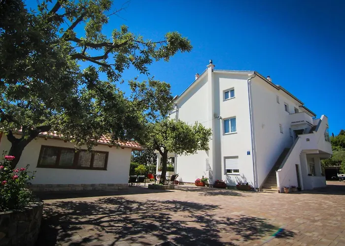 With Parking Space Palit, Rab - 4971 דירה *