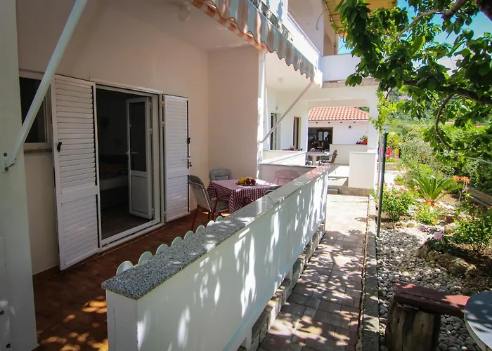 With Parking Space Palit, Rab - 4971 דירה Palit