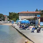 Apartman With Parking Space Palit, Rab - 4971